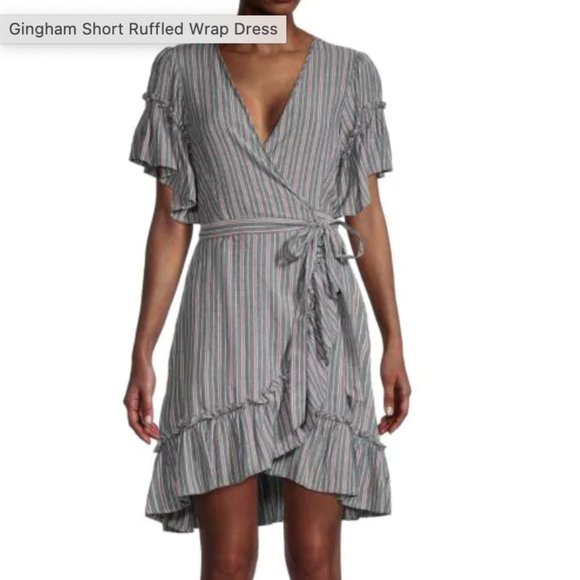 Max Studio Dresses & Skirts - NWT MAX STUDIO Short Sleeve Gingham Ruffle Wrap Dress Size S